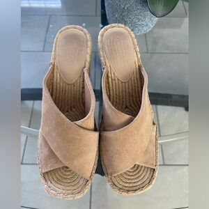 Banana Republic Tan Suede Espadrille Slides